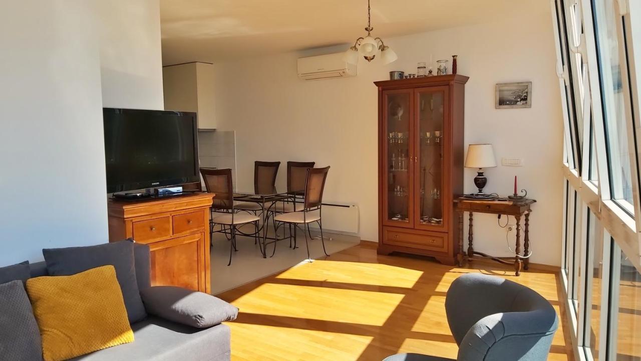 Apartment Lora Omiš Eksteriør bilde