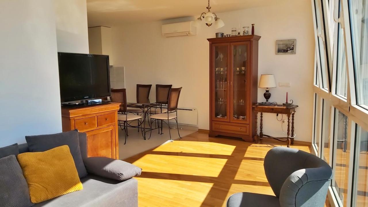 Apartment Lora Omiš Eksteriør bilde