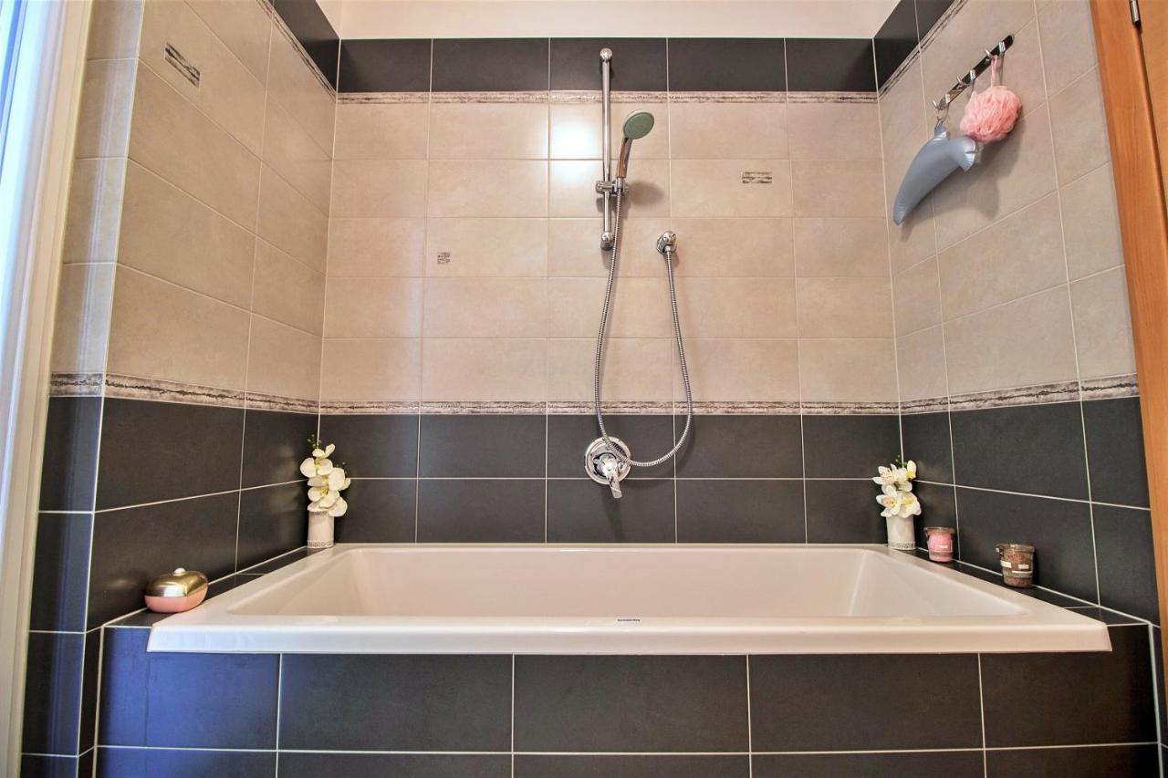 Apartment Lora Omiš Eksteriør bilde